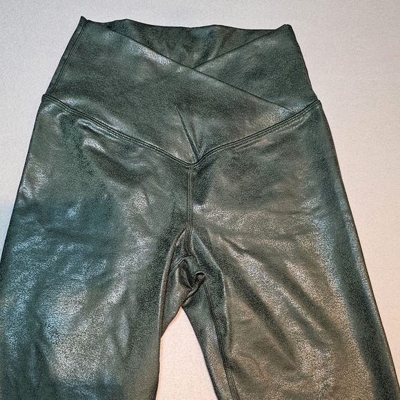 Aerie Green Faux‎ Leather Leggings Size S - Picture 2 of 5